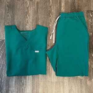 FIGS Men’s Hunter Green Scrub Set Size Medium